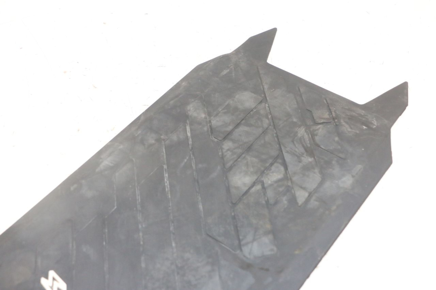 photo de TAPA REPOSAPIES GOMMA PUNK ELECTRIC RIDER 1 - Otra perspectiva