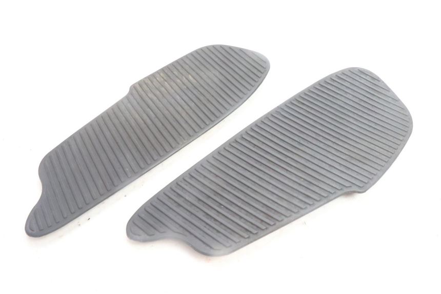 photo de TAPA REPOSAPIES GOMMA GILERA RUNNER SP 50 (2002 - 2004) - Vista principal