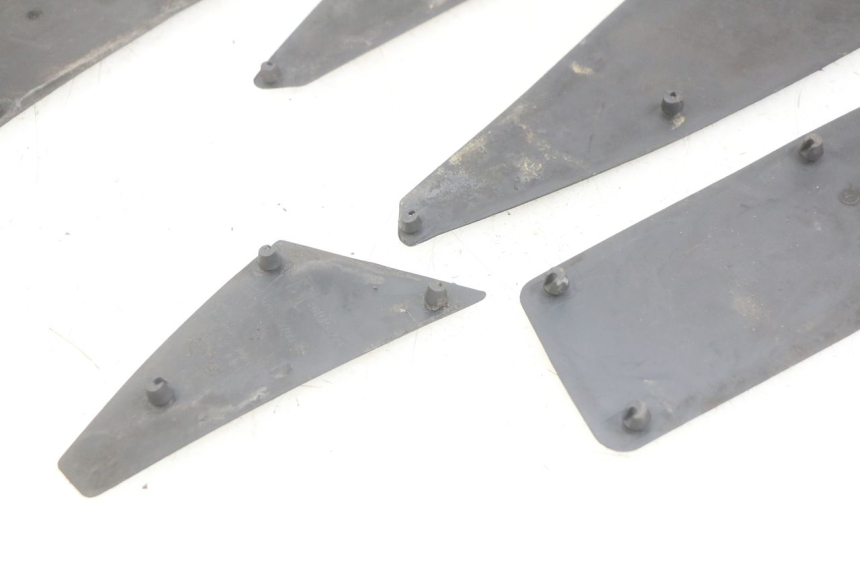 photo de ALFOMBRA PARA PISOS PEUGEOT SATELIS 125 (2006 - 2009) - Otra perspectiva