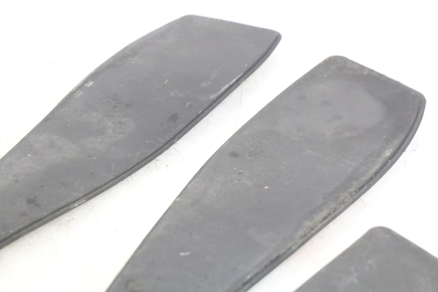 photo de ALFOMBRA PARA PISOS PEUGEOT SATELIS 125 (2006 - 2009) - Estado de la superficie y material