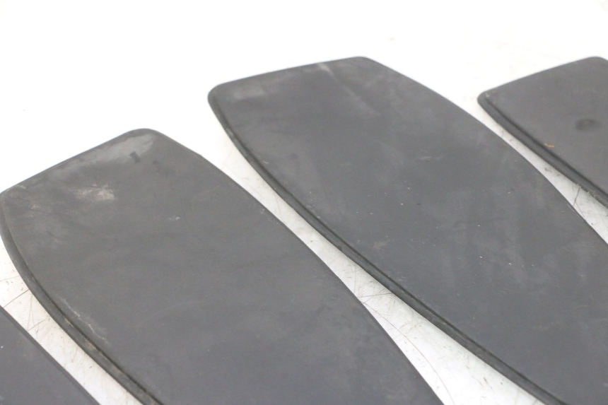 photo de ALFOMBRA PARA PISOS PEUGEOT SATELIS 125 (2006 - 2009) - Zoom estado de uso
