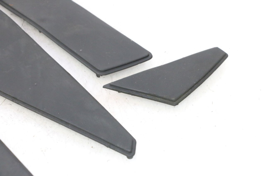 photo de ALFOMBRA PARA PISOS PEUGEOT SATELIS 125 (2006 - 2009) - Primer plano técnico