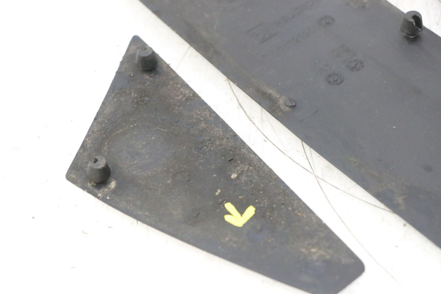 photo de ALFOMBRA PARA PISOS PEUGEOT SATELIS 125 (2006 - 2009) - Estado de la superficie y material