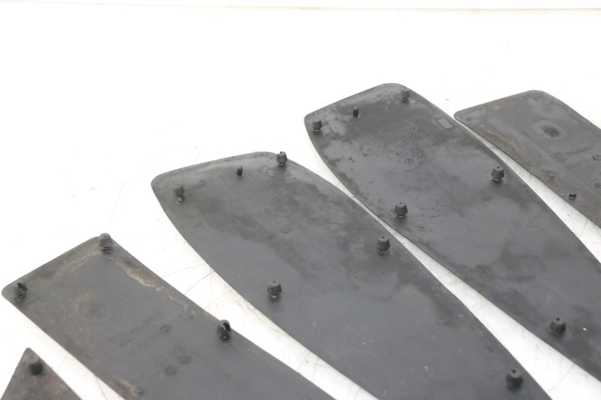 photo de ALFOMBRA PARA PISOS PEUGEOT SATELIS 125 (2006 - 2009) - Recambio usado revisado