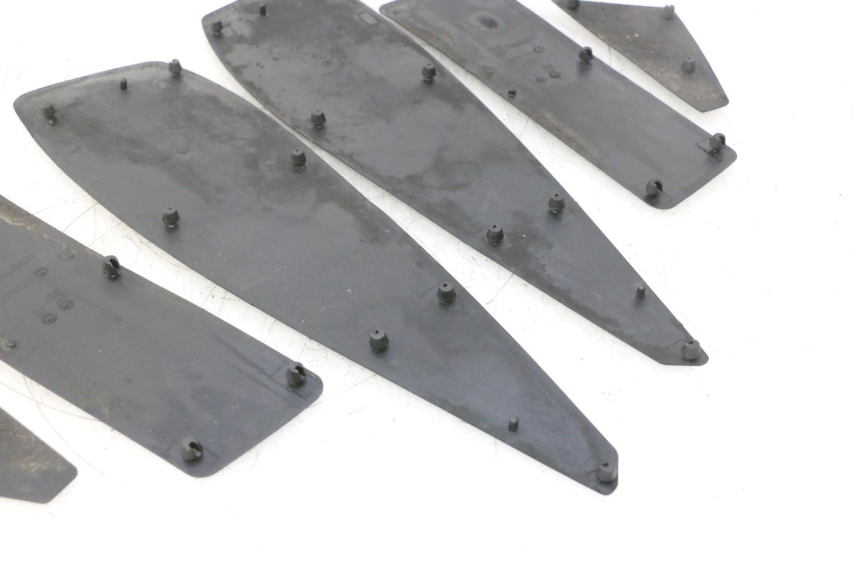photo de ALFOMBRA PARA PISOS PEUGEOT SATELIS 125 (2006 - 2009) - Marcados y referencias originales