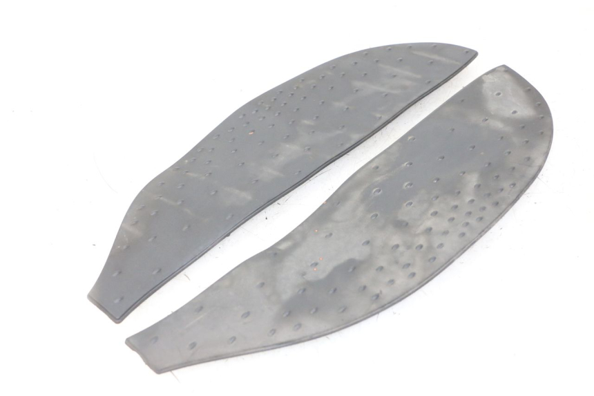 photo de TAPA REPOSAPIES GOMMA APRILIA SCARABEO GT TOURING 125 (1999 - 2005) - Vista principal