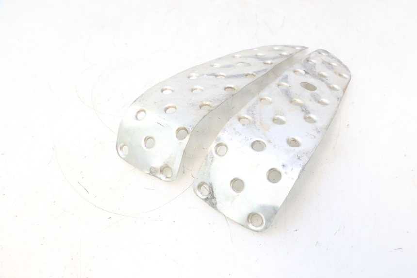 photo de TAPA REPOSAPIES GOMMA PEUGEOT SPEEDFIGHT 2 AC 50 (2000 - 2009) - Zoom estado de uso