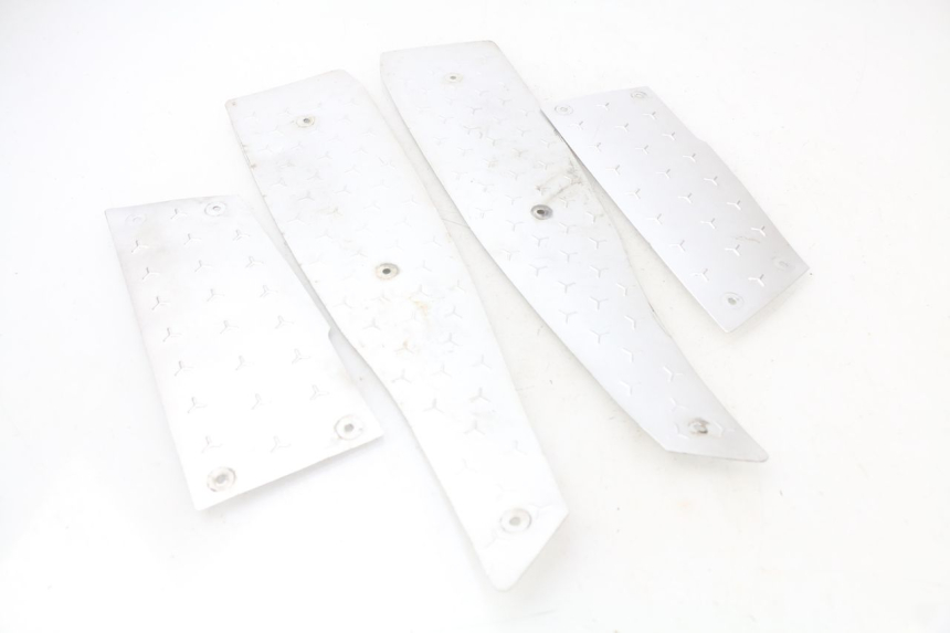 photo de TAPA REPOSAPIES GOMMA RAZZO STEED 125 (2012 - 2018) - Vista principal