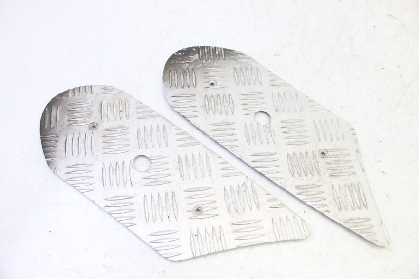 photo de TAPA REPOSAPIES GOMMA PEUGEOT STREETZONE I 2T 50 (2018 - 2020) - Otra perspectiva