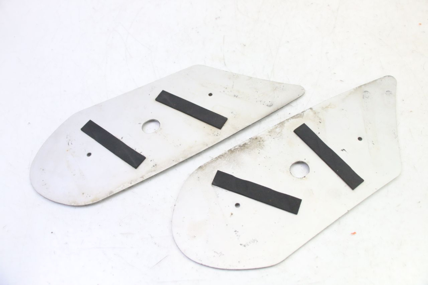 photo de TAPA REPOSAPIES GOMMA PEUGEOT STREETZONE I 2T 50 (2018 - 2020) - Vista general del producto