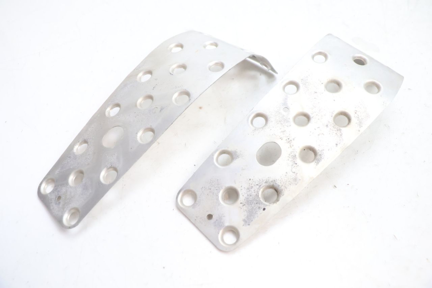 photo de ALFOMBRA DE PASO PEUGEOT TKR TREKKER FURIOUS 50 (2005 - 2014) - Primer plano técnico