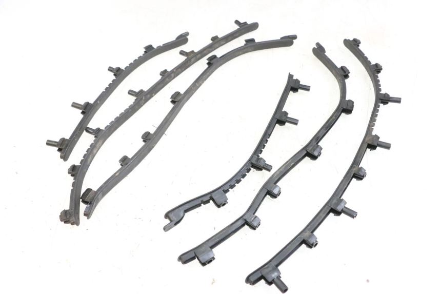 photo de TAPA REPOSAPIES GOMMA PIAGGIO VESPA LX 125 (2005 - 2010) - Vista principal