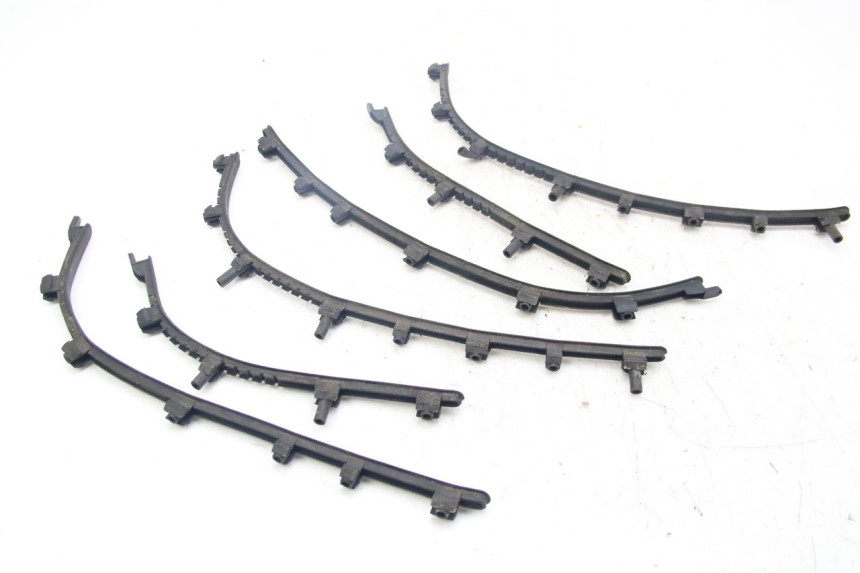 photo de ALFOMBRA DE ESTRIBO PIAGGIO VESPA S 2T 50 (2007 - 2014) - Detalle de la pieza