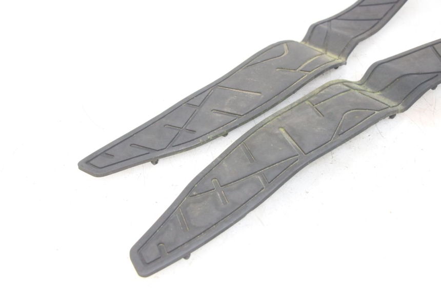 photo de TAPA REPOSAPIES GOMMA KYMCO X-CITING XCITING 400 (2014 - 2018) - Otra perspectiva