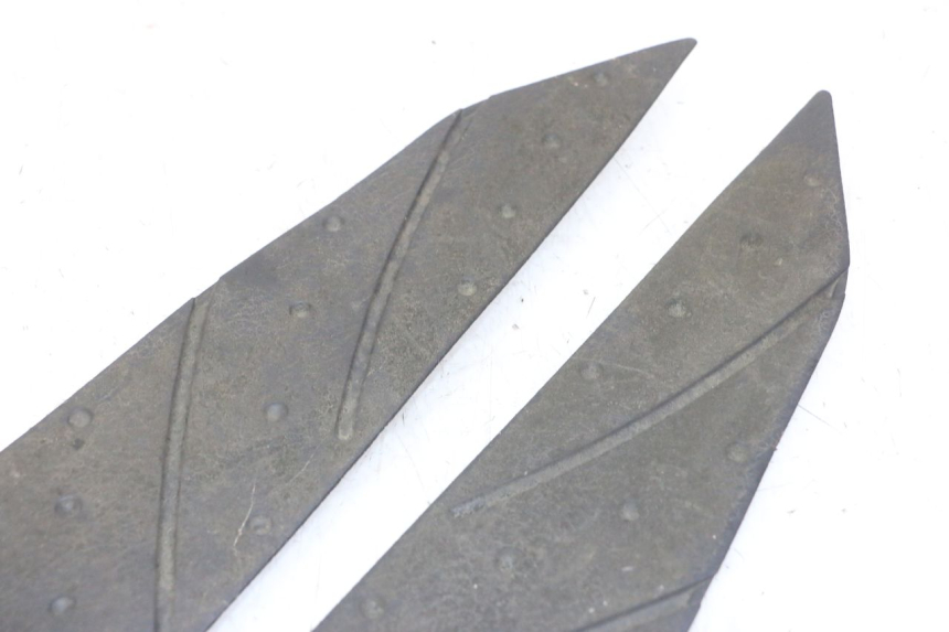 photo de ALFOMBRA DE PASO YAMAHA X-MAX XMAX 250 (2006 - 2009) - Primer plano técnico