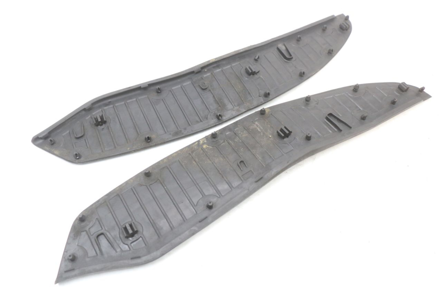 photo de ALFOMBRA DE PASO PIAGGIO X10 125 (2012 - 2017) - Otra perspectiva