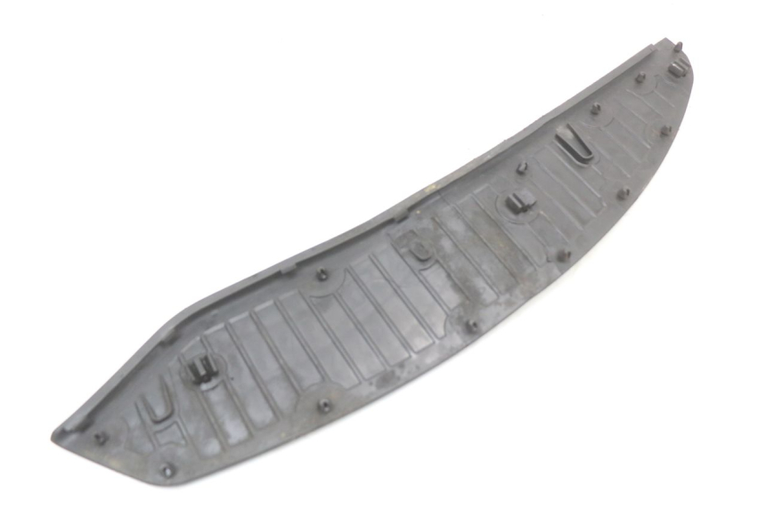 photo de ALFOMBRA DE PASO PIAGGIO X10 125 (2012 - 2017) - Estado de la superficie y material