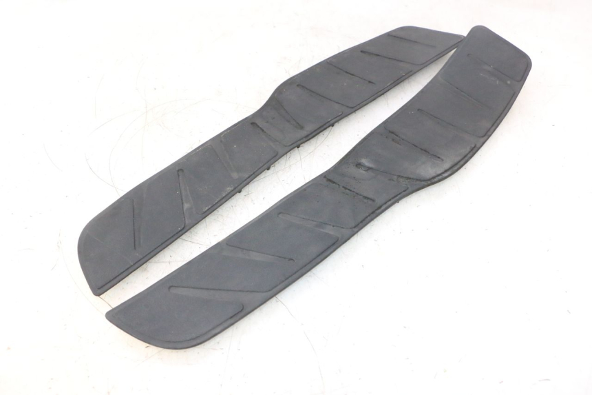 photo de TAPA REPOSAPIES GOMMA PIAGGIO X8 STREET 125 (2006 - 2007) - Vista principal