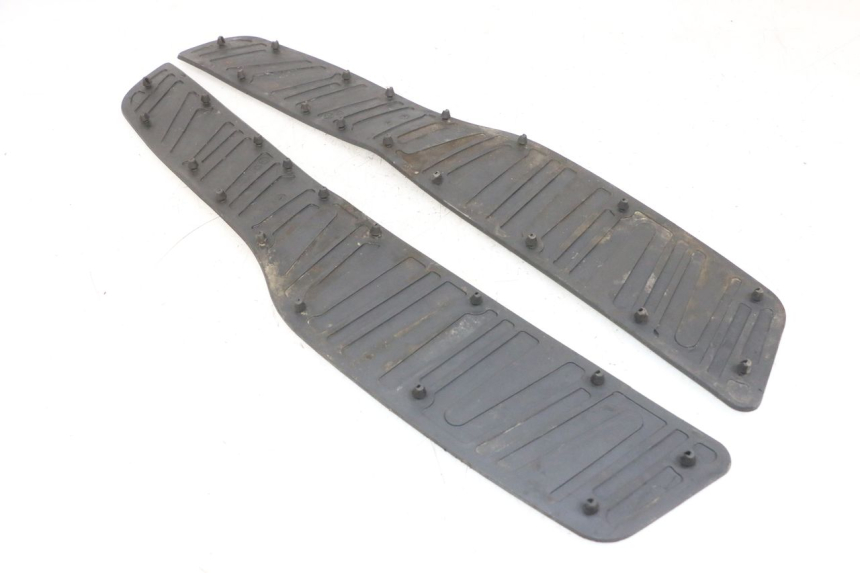 photo de TAPA REPOSAPIES GOMMA PIAGGIO X8 125 (2004 - 2007) - Detalle de la pieza