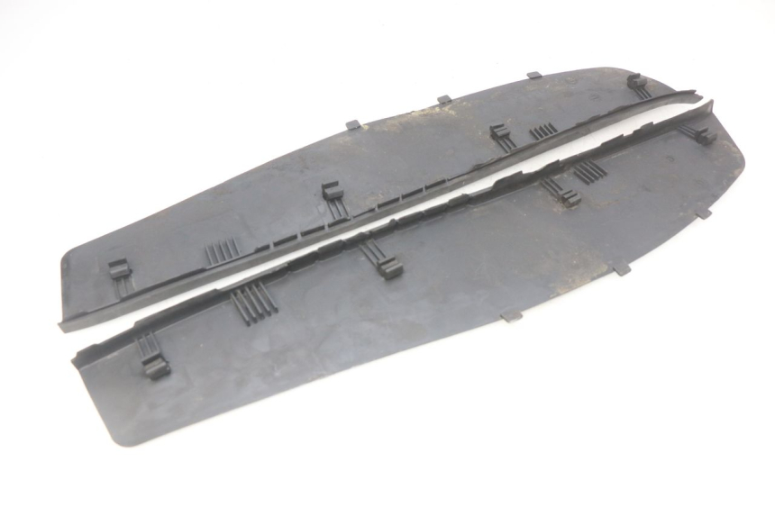 photo de ALFOMBRA DE PASO PIAGGIO X9 EVOLUTION 250 (2003 - 2007) - Detalle de la pieza