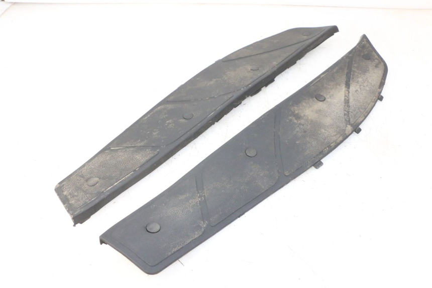 photo de TAPA REPOSAPIES GOMMA PIAGGIO X9 EVOLUTION 125 (2003 - 2007) - Vista principal