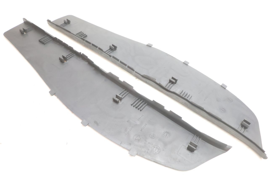 photo de TAPA REPOSAPIES GOMMA PIAGGIO X9 EVOLUTION 125 (2003 - 2007) - Vista general del producto