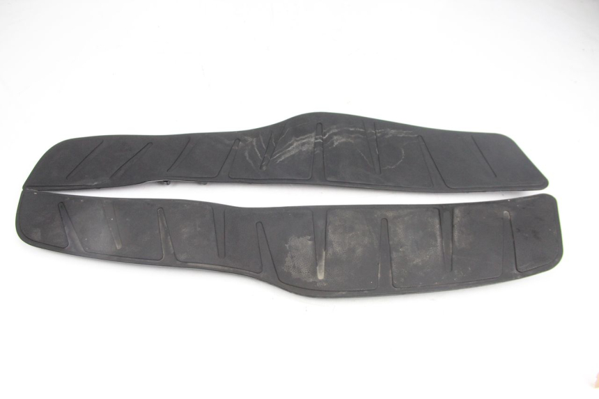 photo de TAPA REPOSAPIES GOMMA PIAGGIO XEVO - X EVO 125 (2007 - 2017) - Vista principal