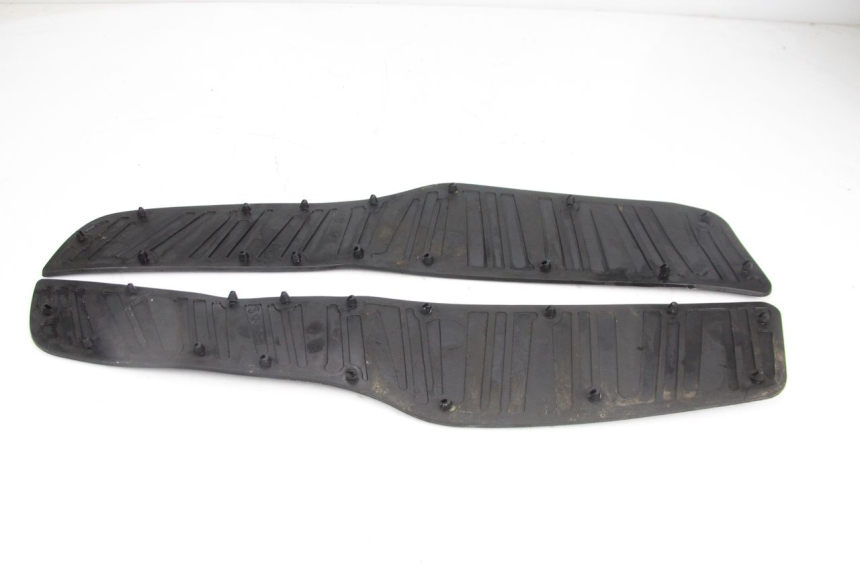 photo de TAPA REPOSAPIES GOMMA PIAGGIO XEVO - X EVO 125 (2007 - 2017) - Detalle de la pieza