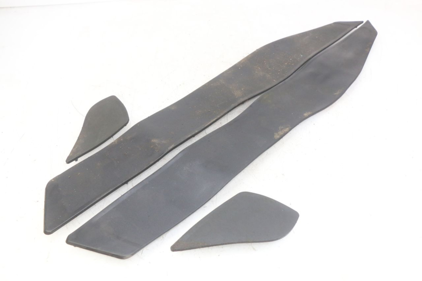 photo de ALFOMBRA DE PASO YAMAHA YP MAJESTY 400 (2004 - 2008) - Vista principal