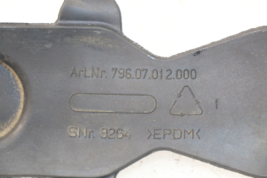 photo de CUBRE DEPOSITOS HUSQVARNA FC 350 (2019 - 2022) - Detalle de la pieza