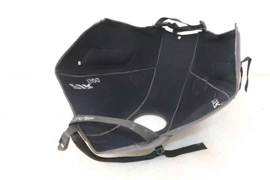 photo de CUBRE DEPOSITOS YAMAHA FJR 1300 (2001 - 2005) - Detalle de la pieza
