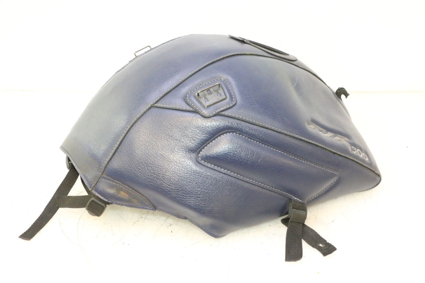 photo de CUBRE DEPOSITOS YAMAHA FJR 1300 (2001 - 2005) - Primer plano técnico