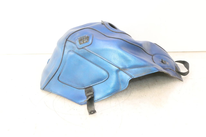 photo de CUBRE DEPOSITOS YAMAHA TDM ABS 900 (2002 - 2014) - Primer plano técnico