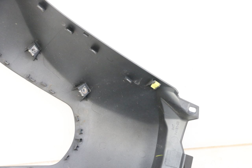 photo de CUBRE DEPOSITOS YAMAHA TRACER 7 700 (2020 - 2024) - Detalles de los puntos de fijación