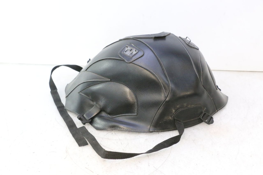 photo de CUBRE DEPOSITOS KAWASAKI ZZR 600 (1995 - 2004) - Detalle de la pieza