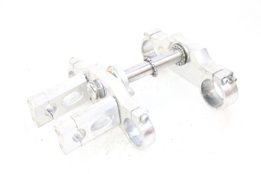 photo de HORQUILLA CCR DIRT BIKE 125 - Detalles de los puntos de fijación