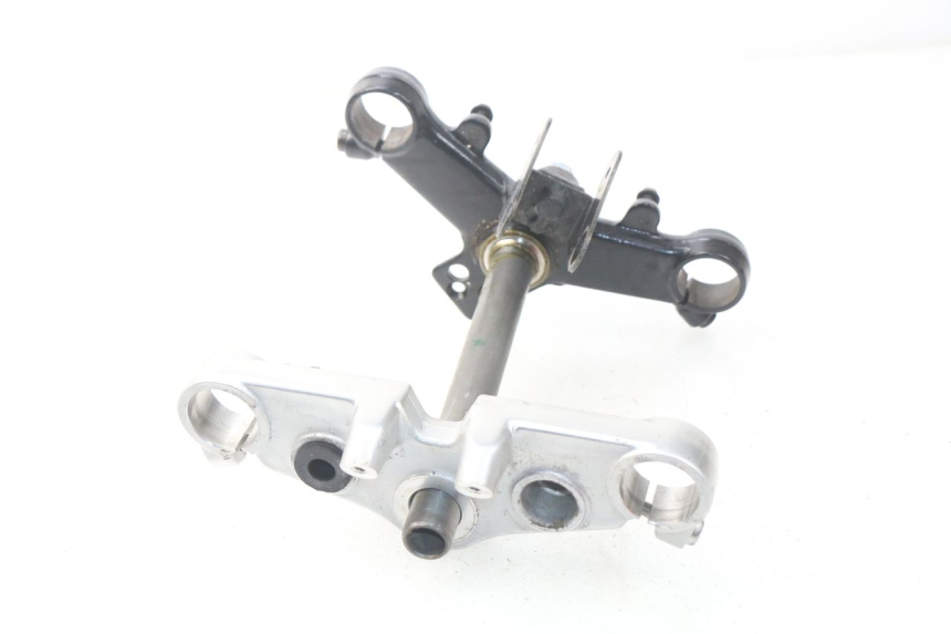 photo de T SUPERIOR DE LA HORQUILLA. HONDA CA REBEL 125 (1995 - 2001) - Primer plano técnico