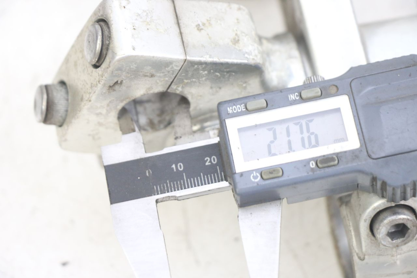 photo de T SUPERIOR DE LA HORQUILLA. HONDA CA REBEL 125 (1995 - 2001) - Detalle de la pieza