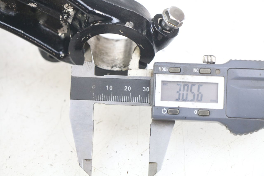 photo de T SUPERIOR DE LA HORQUILLA. HONDA CM 125 (1983 - 2003) - Detalle de la pieza