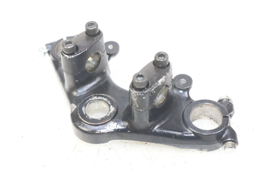 photo de T SUPERIOR DE LA HORQUILLA. HONDA CM 125 (1983 - 2003) - Primer plano técnico