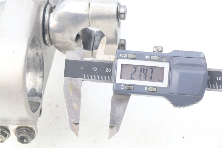 photo de T SUPERIOR DE LA HORQUILLA. HONDA CRF 250 (2016 - 2017) - Detalle de la pieza