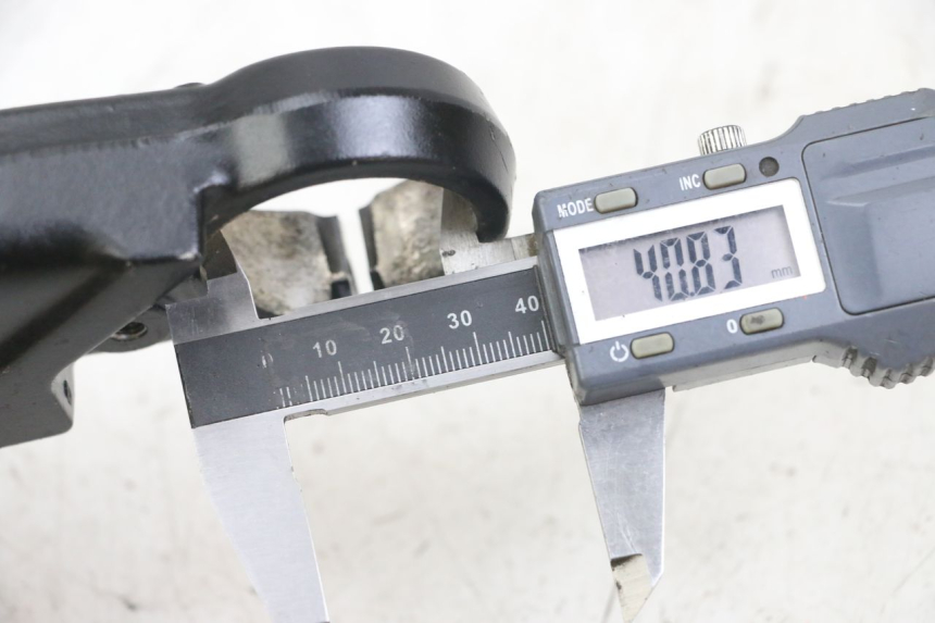 photo de T SUPERIOR DE LA HORQUILLA. YAMAHA FJ 3CX 1200 (1986 - 1996) - Detalle de la pieza