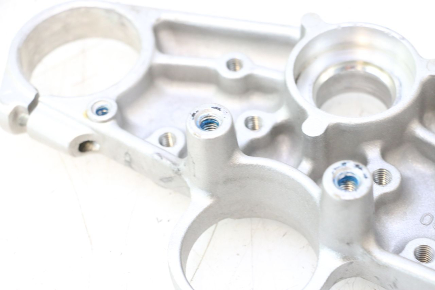 photo de HORQUILLA YAMAHA FJR 1300 (2001 - 2005) - Detalles de los puntos de fijación