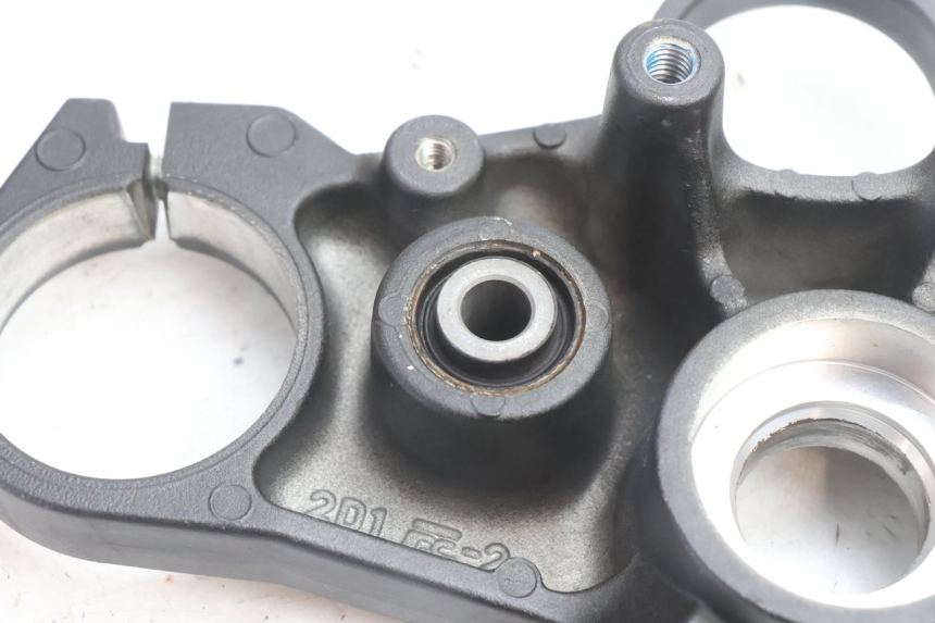 photo de HORQUILLA YAMAHA FZ8 800 (2010 - 2016) - Detalles de los puntos de fijación