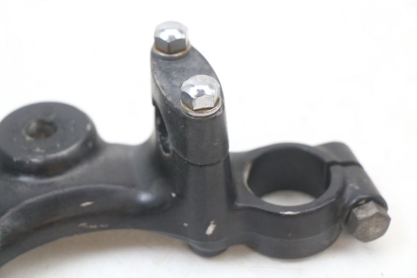 photo de HORQUILLA SUZUKI GN 125 (1997 - 2000) - Detalles de los puntos de fijación