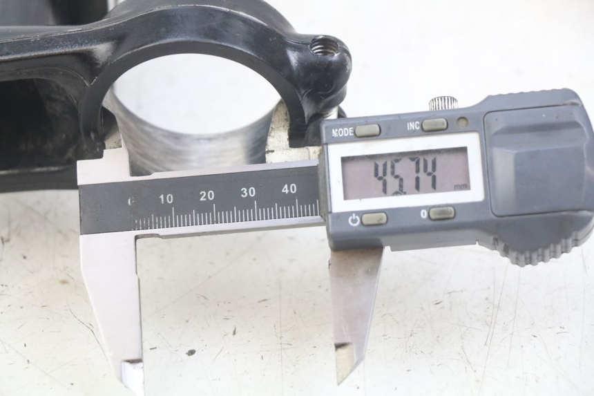 photo de T SUPERIOR DE LA HORQUILLA. KAWASAKI KX 85 (2001 - 2013) - Detalle de la pieza