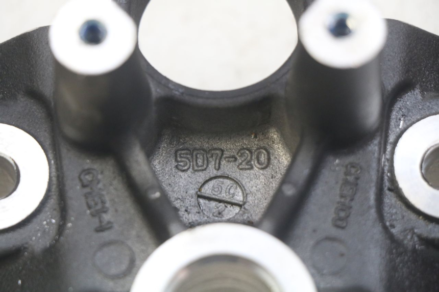 photo de T SUPERIOR DE LA HORQUILLA. YAMAHA MT ABS 125 (2014 - 2018) - Otra perspectiva