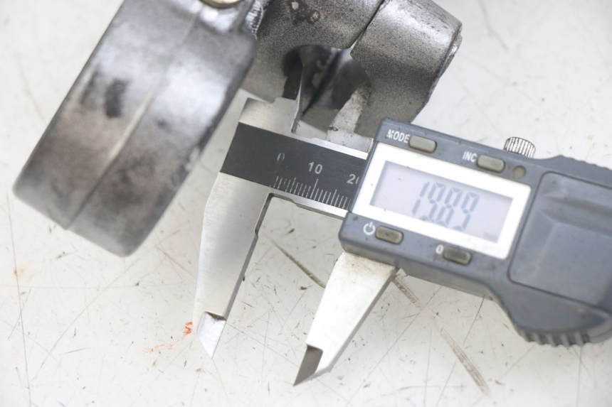 photo de T SUPERIOR DE LA HORQUILLA. GILERA RK 50 (1996 - 1999) - Zoom estado de uso