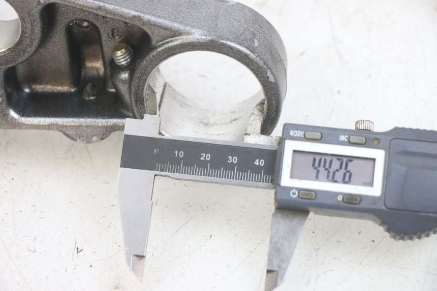 photo de T SUPERIOR DE LA HORQUILLA. GILERA RK 50 (1996 - 1999) - Otra perspectiva