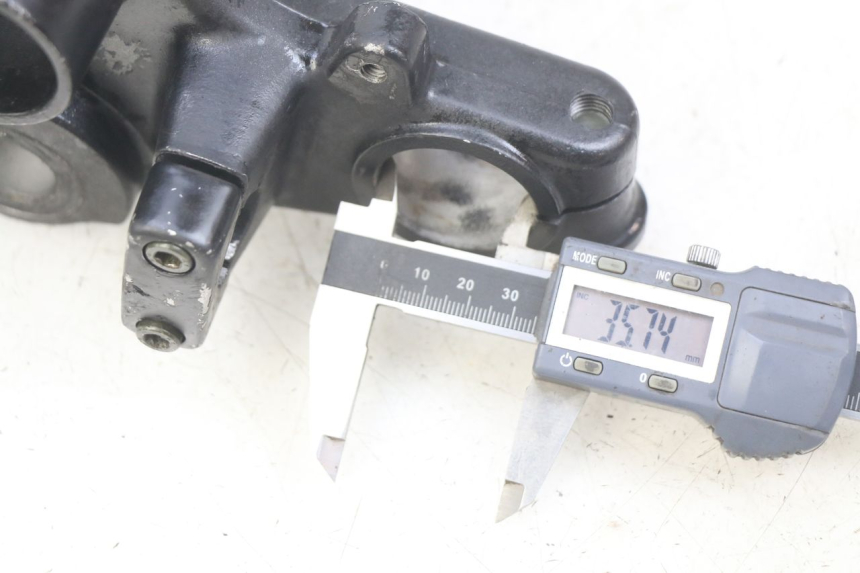 photo de T SUPERIOR DE LA HORQUILLA. SYM WOLF SB 125 (2011 - 2018) - Zoom estado de uso